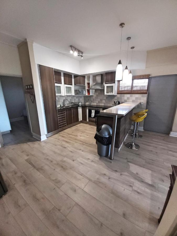 Whale Rock, Modern Beachfront Apartment Margate Zewnętrze zdjęcie