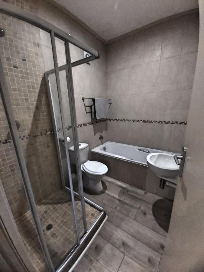 Whale Rock, Modern Beachfront Apartment Margate Zewnętrze zdjęcie