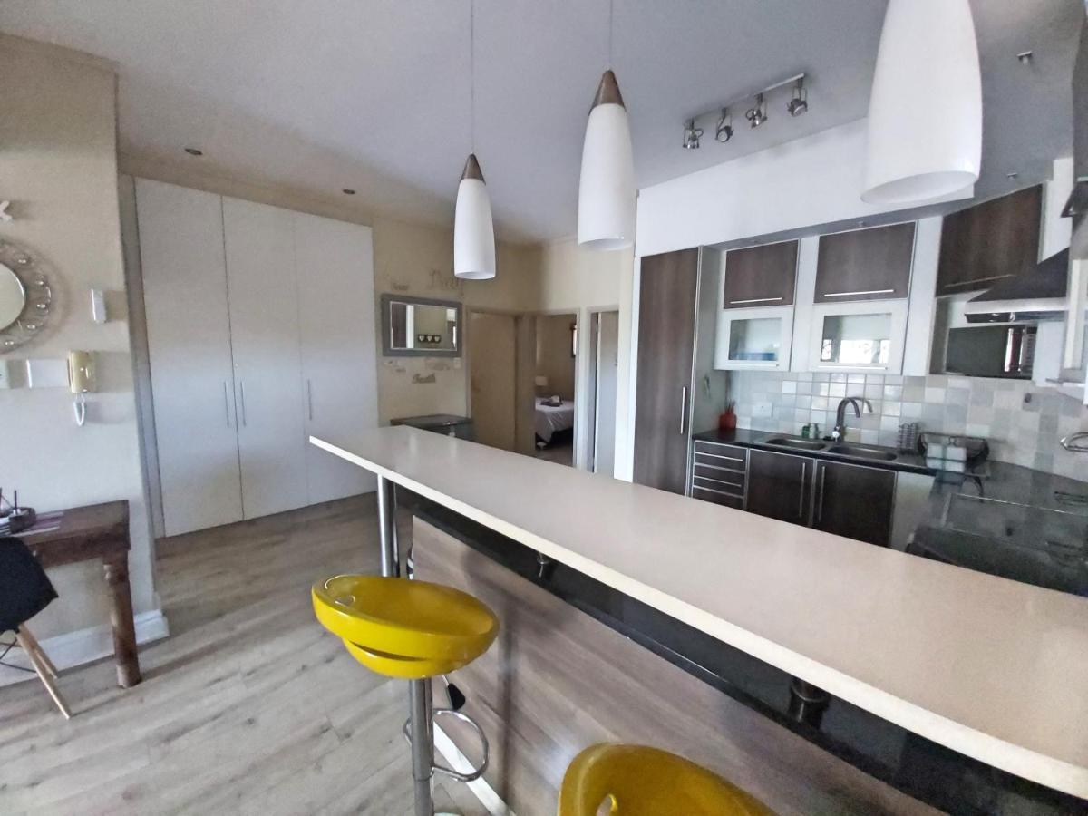Whale Rock, Modern Beachfront Apartment Margate Zewnętrze zdjęcie